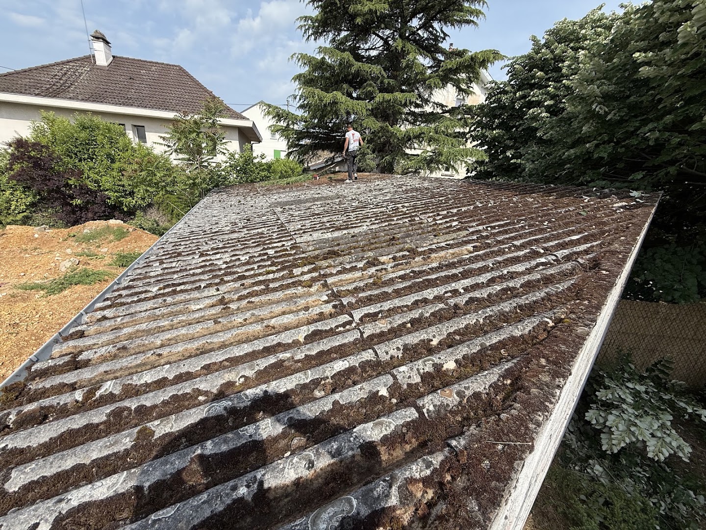 Sonnyrenov Dijon couvreur, zingueur Peintre extérieure Demoussage toiture Habillage pvc Peinture toiture demoussage toitures — Photos 14
